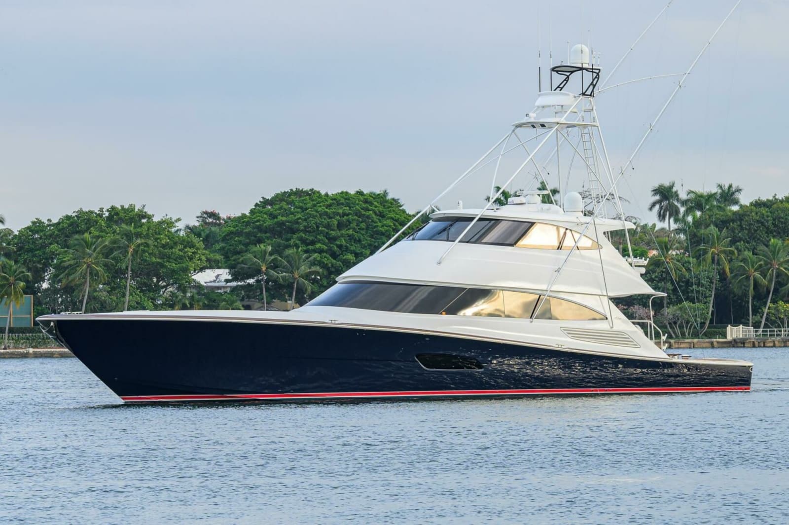 2017 Viking 92 Enclosed Bridge