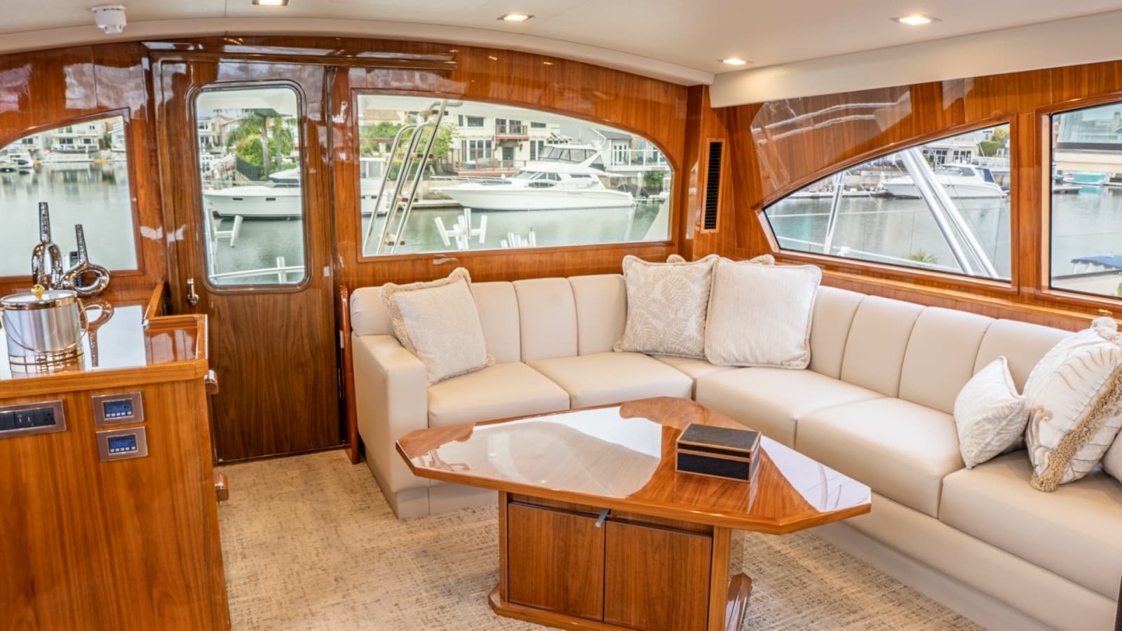 2020 Viking 92 Skybridge "After Midnight"