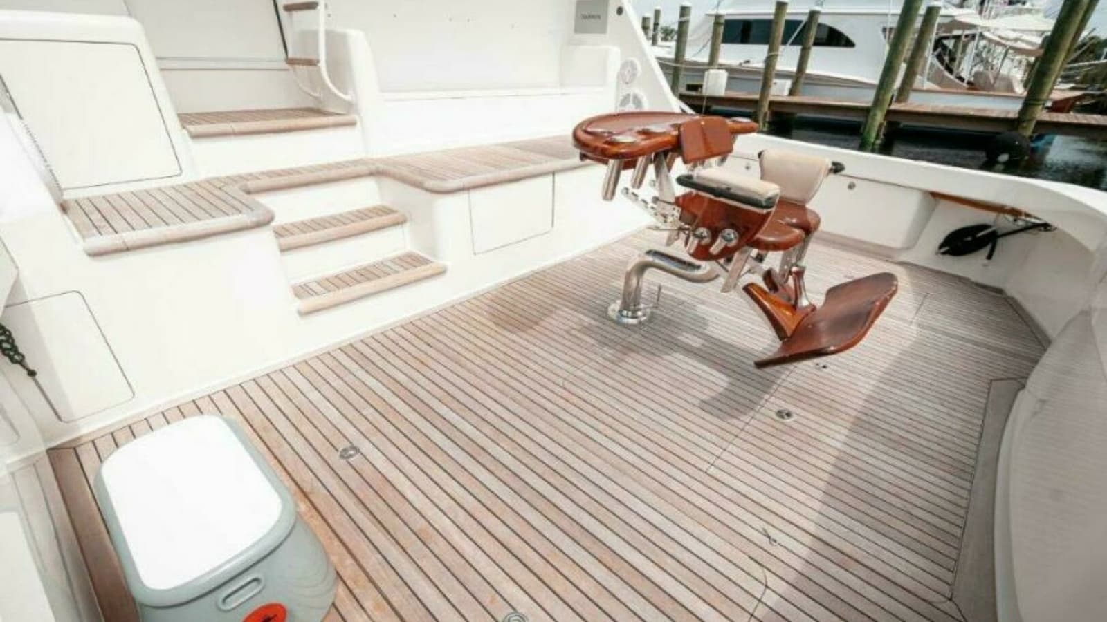 2012 76 Viking Sky Bridge Barefoot Drive Cockpit (3)