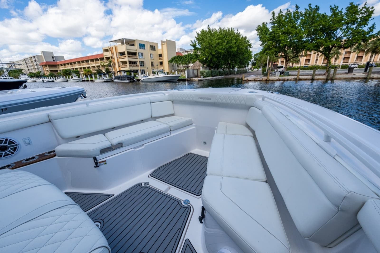 2020 Everglades 395 Center Console