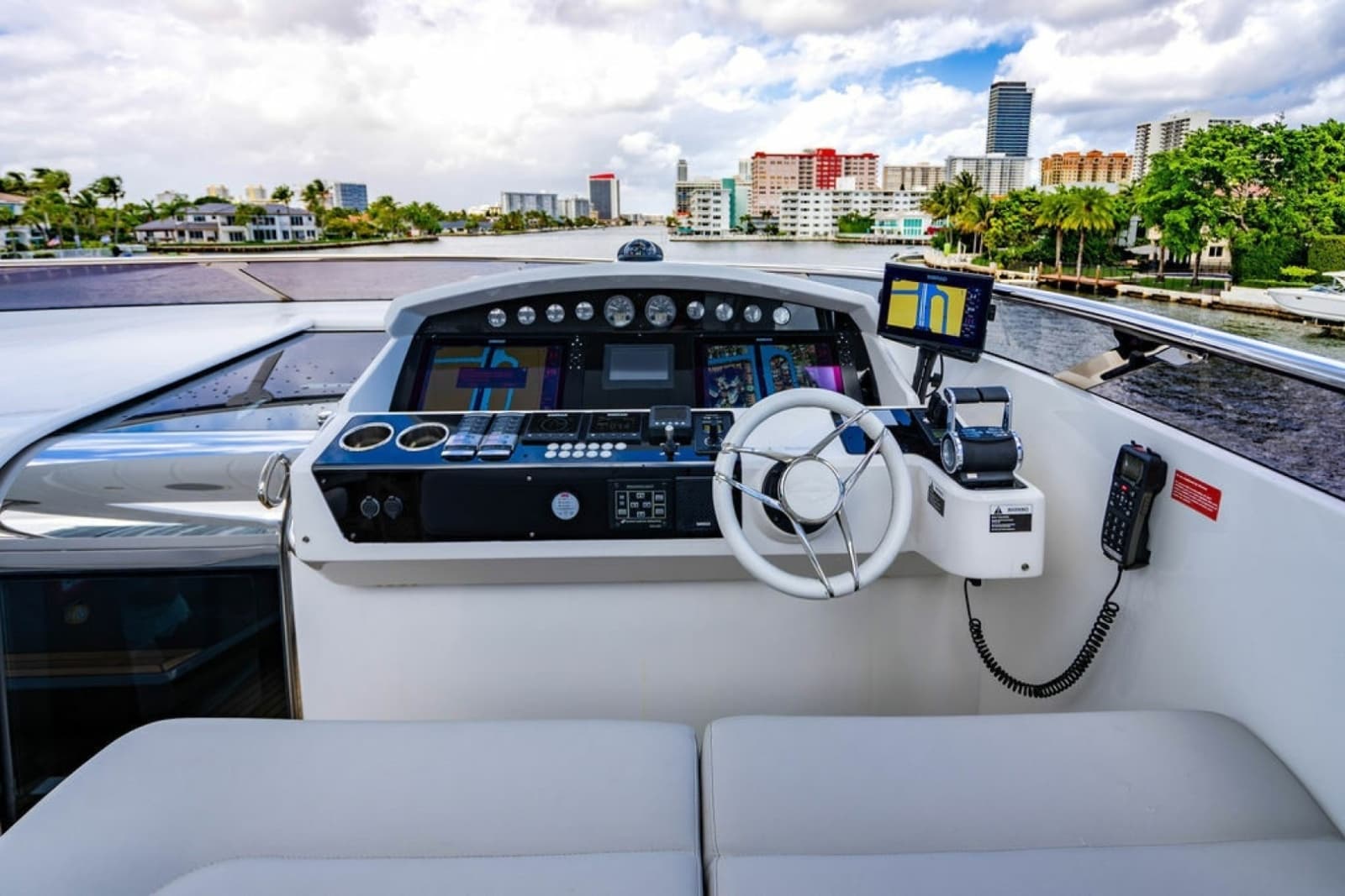 2019 Sunseeker 95 Motor Yacht