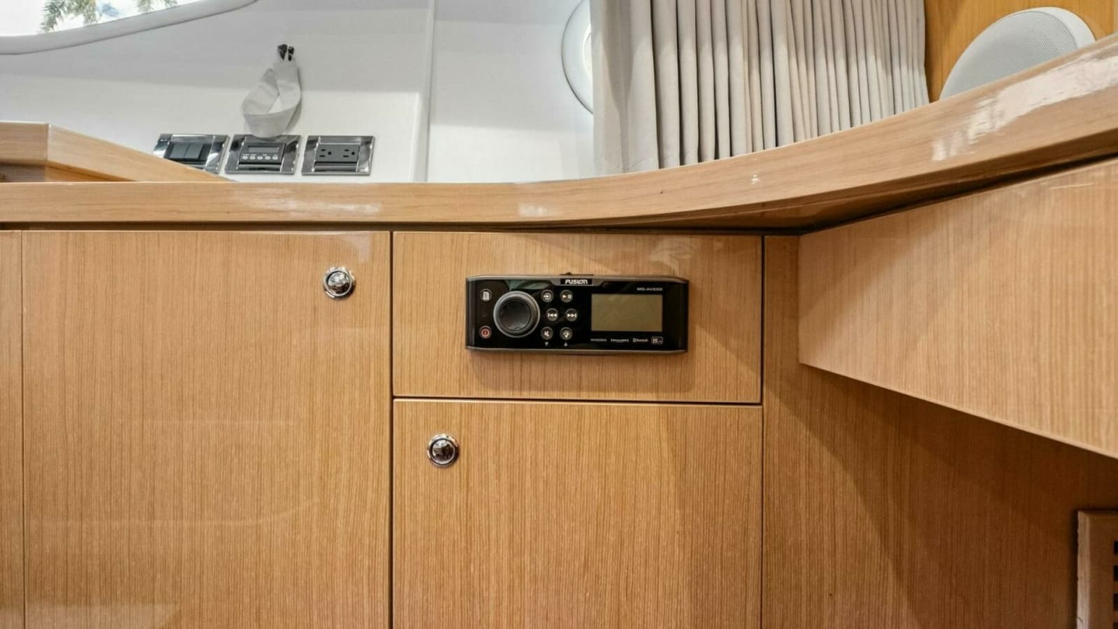 2018 Outboard Express Catamaran 47