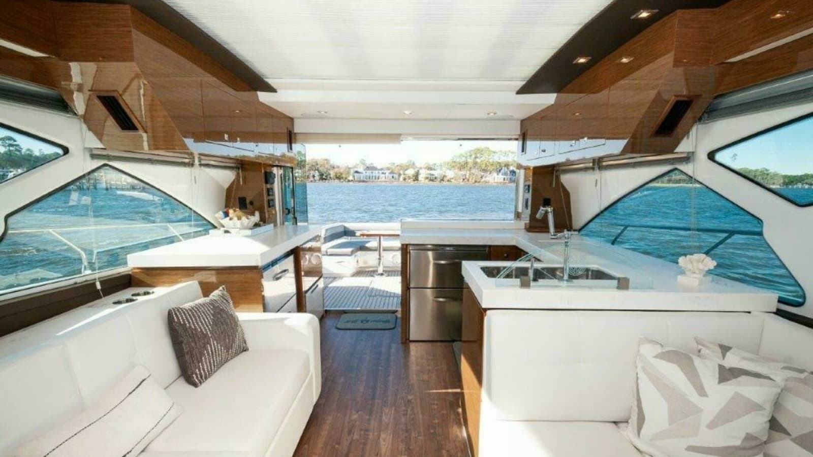 2020 Cruisers Yachts- HARPER BELL- Salon 4