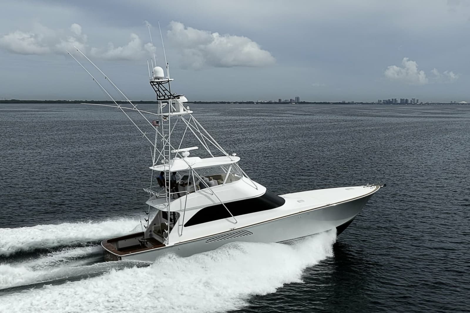 Viking 64 BIG BLUE - Running