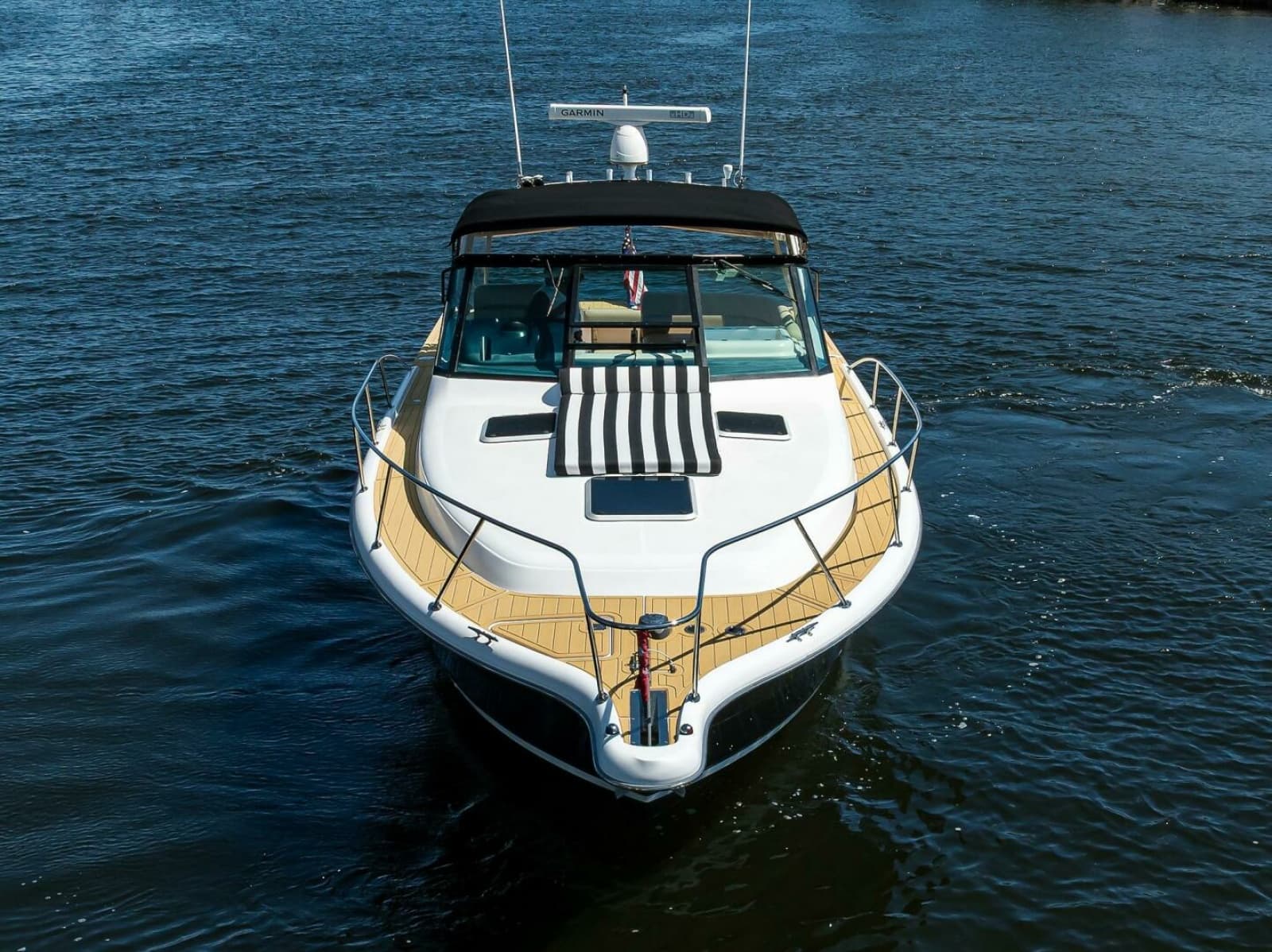 Tiara 3100 LE Black Jack - Profile