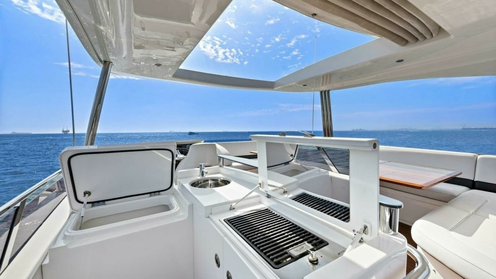 2015 Princess 72 Motor Yacht "LA-Z-BUOY" Flybridge Outdoor Galley