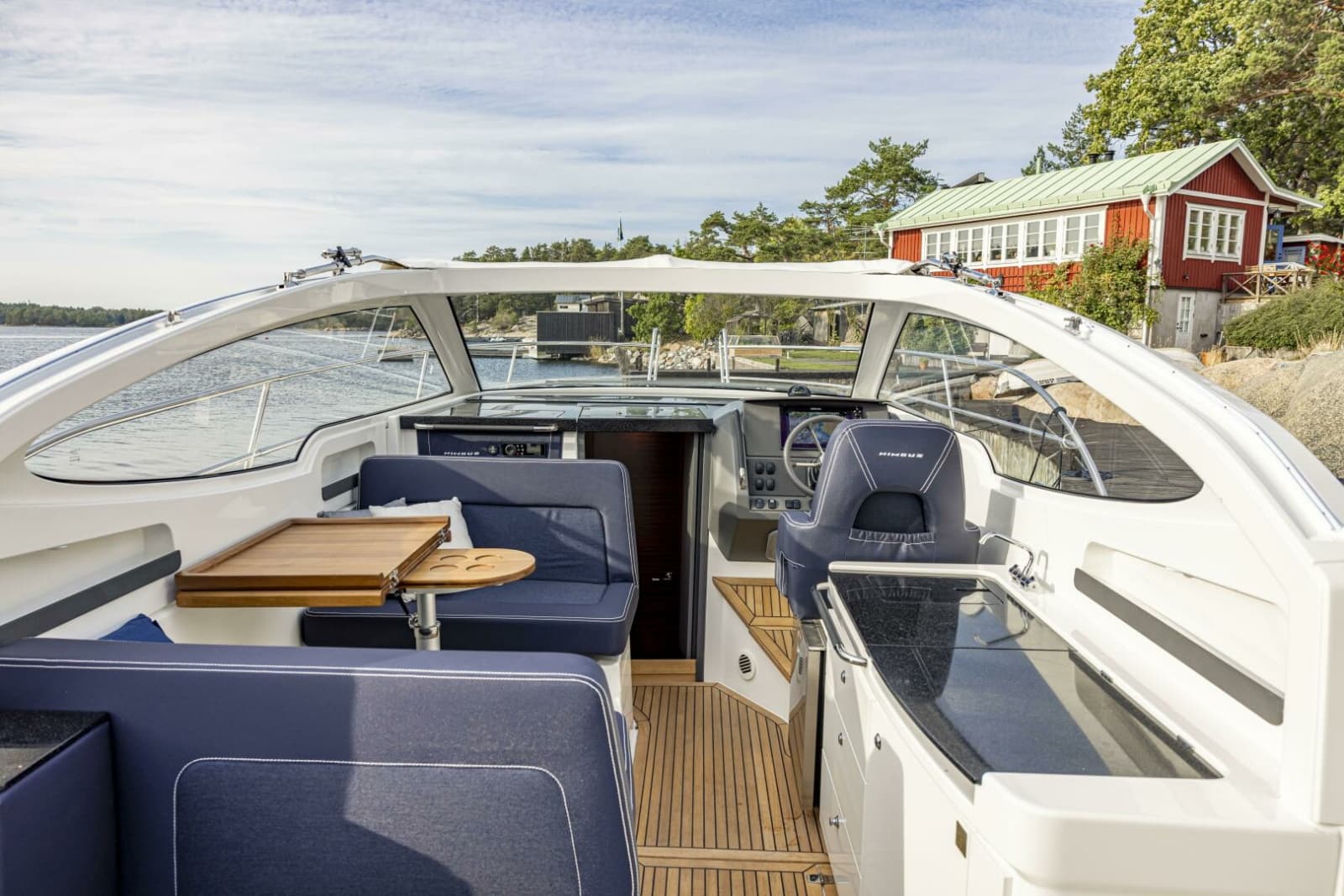 Nimbus 305 Drophead Command Deck