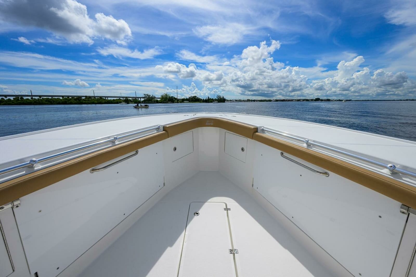 2018 Buddy Davis 42 Center Console - Bow