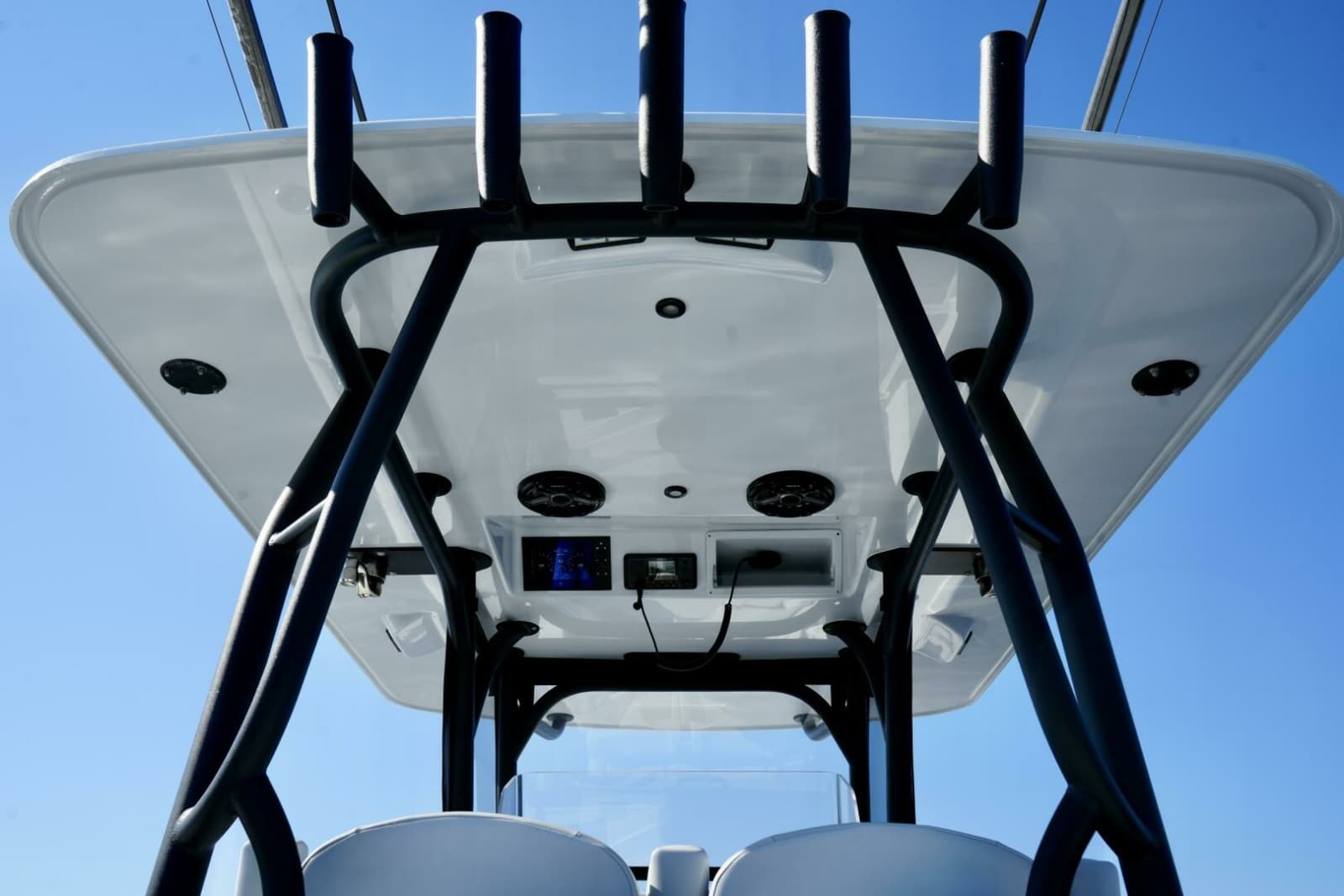 Yellowfin 32 Luhn 32- Center Console