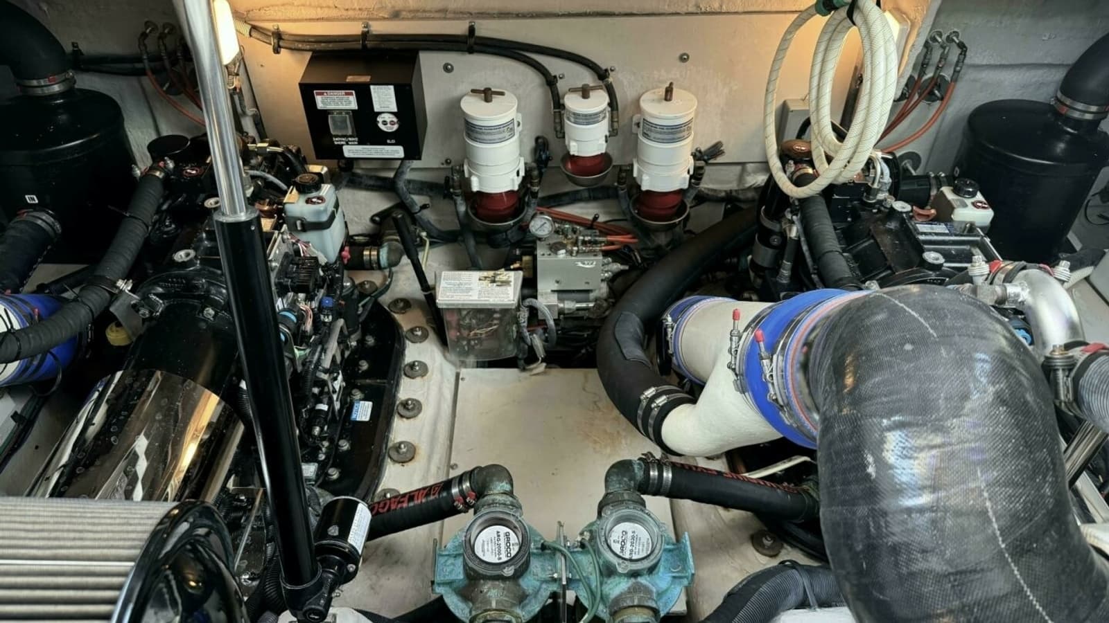 2016 Sea Ray 470 Sundancer 'Lopez Cove II' - Engine Room