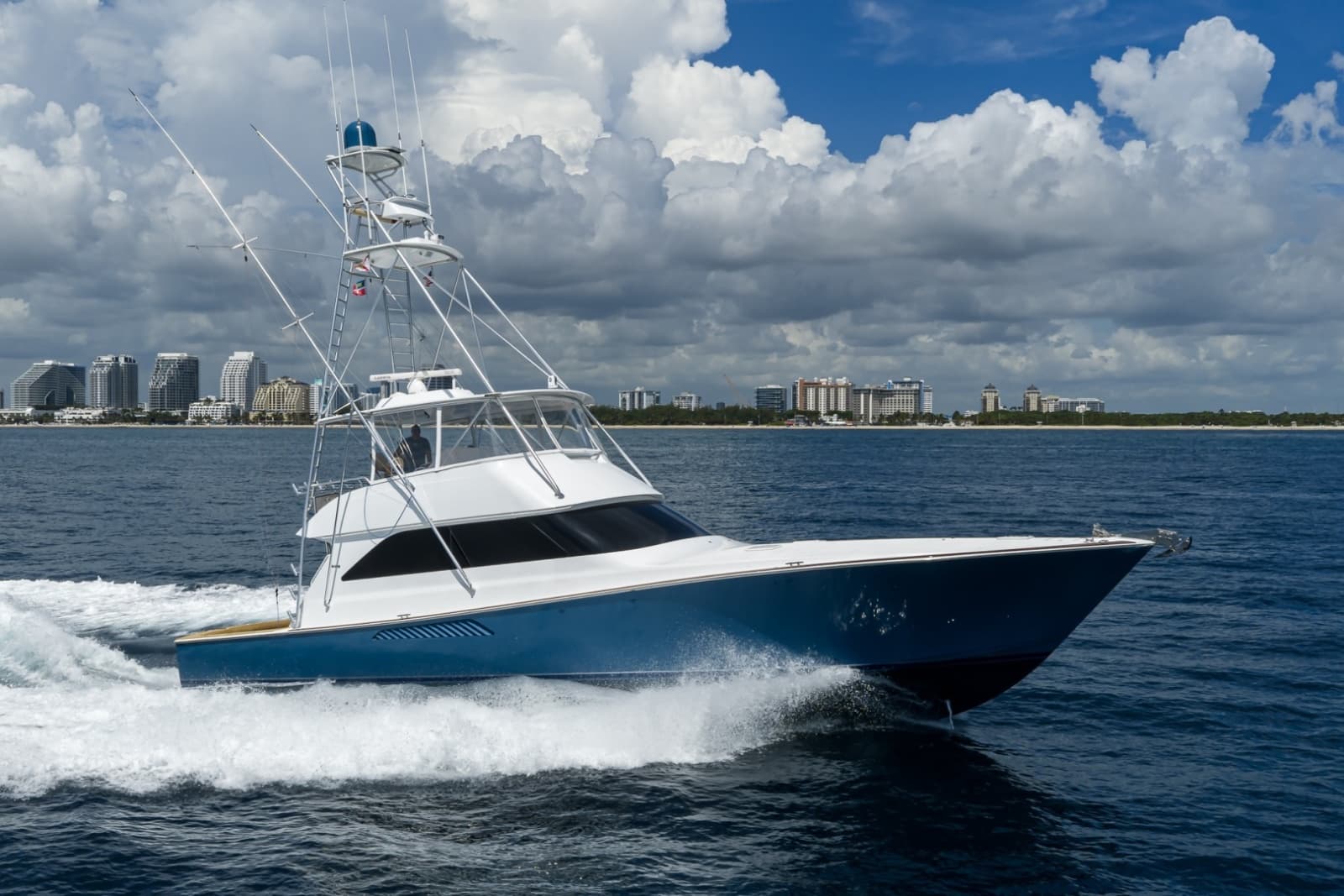 2002 Viking 61 Convertible