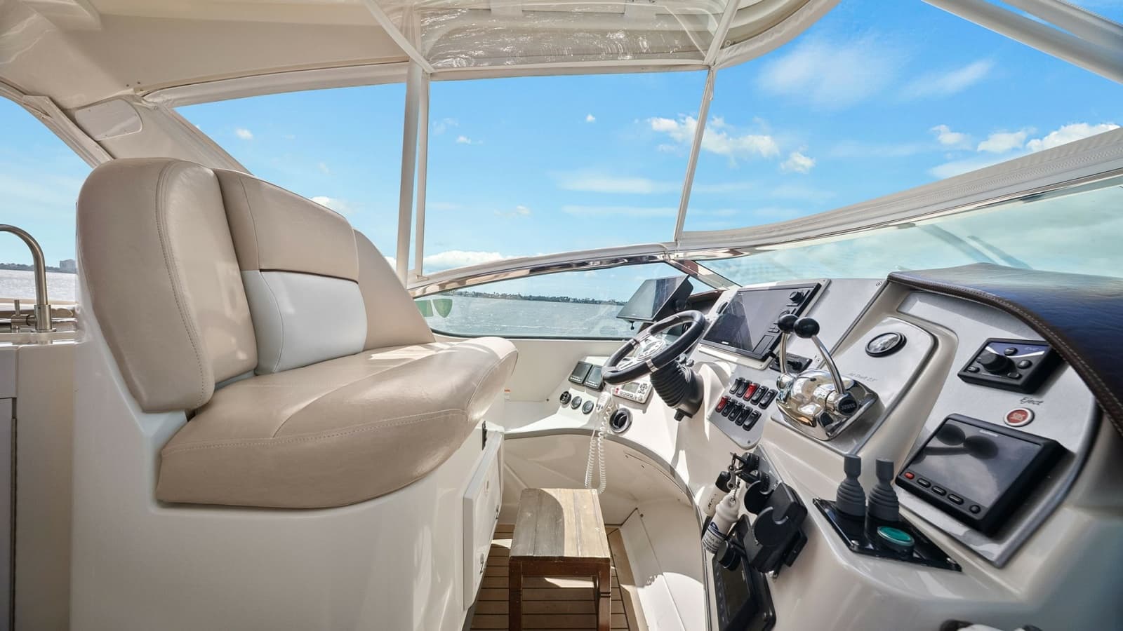 2008 Carver 56 Voyager