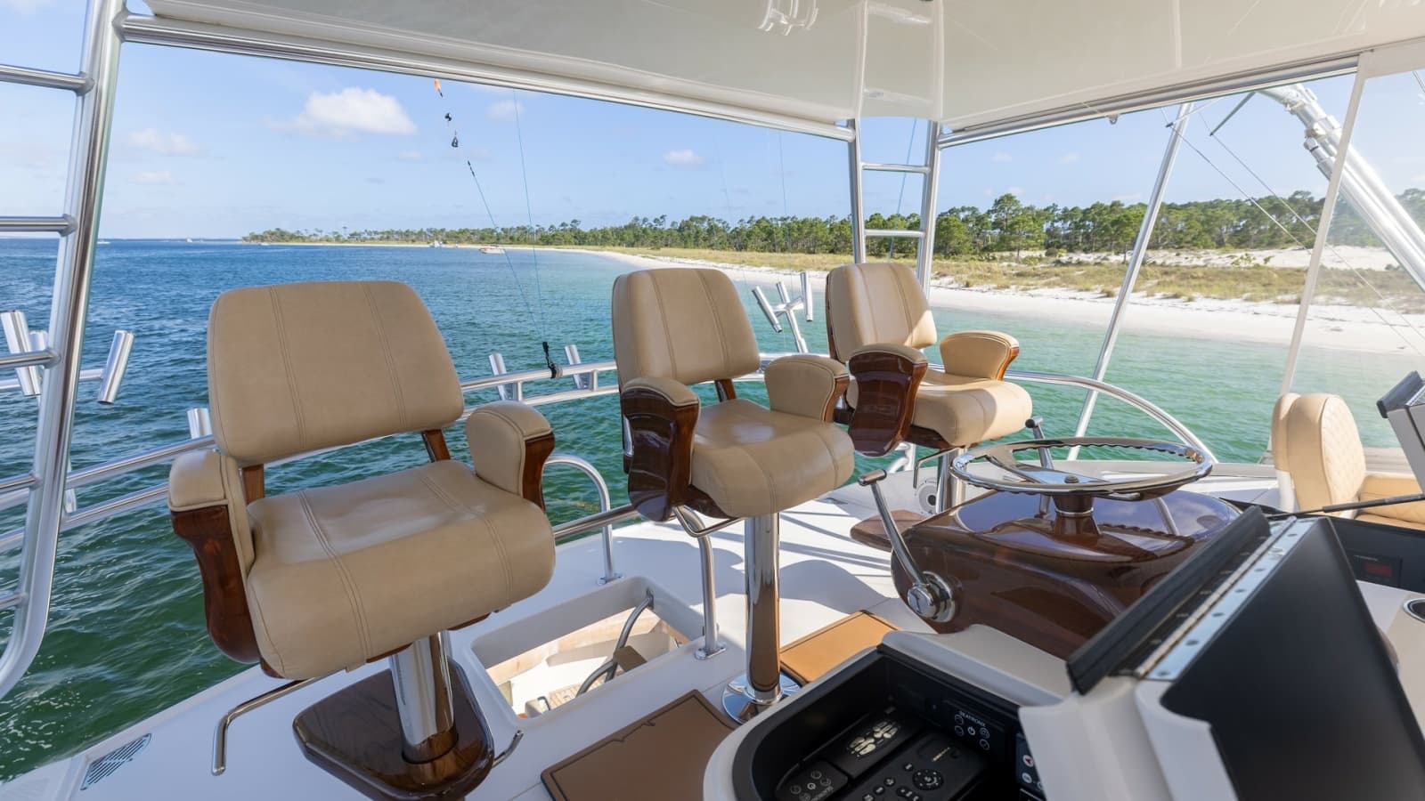 Flybridge with Captain's Chairs