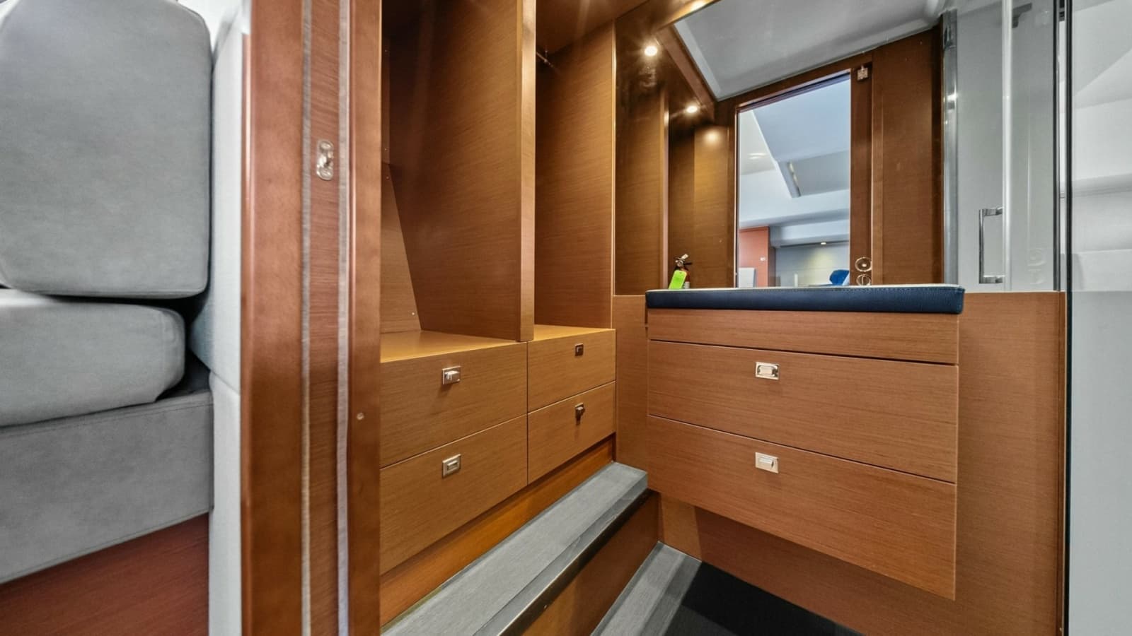 2015 Prestige 550 'Legacy'