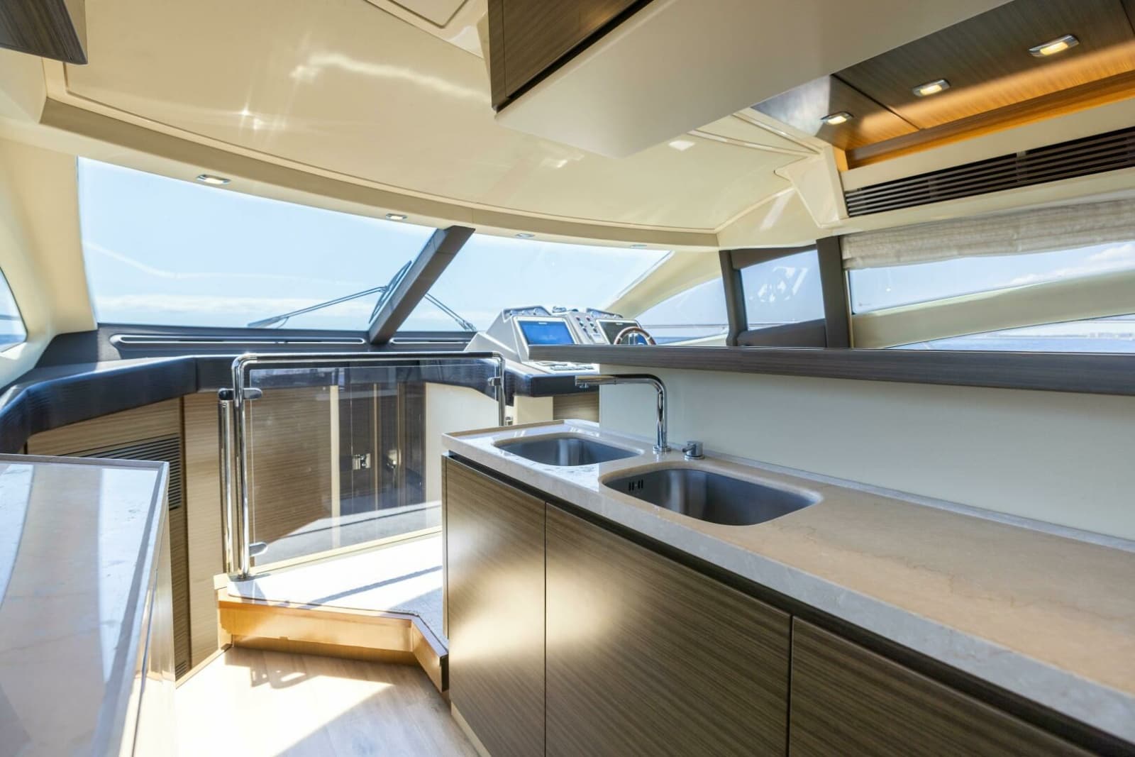 Azimut 64 A/Sea - Interior Galley