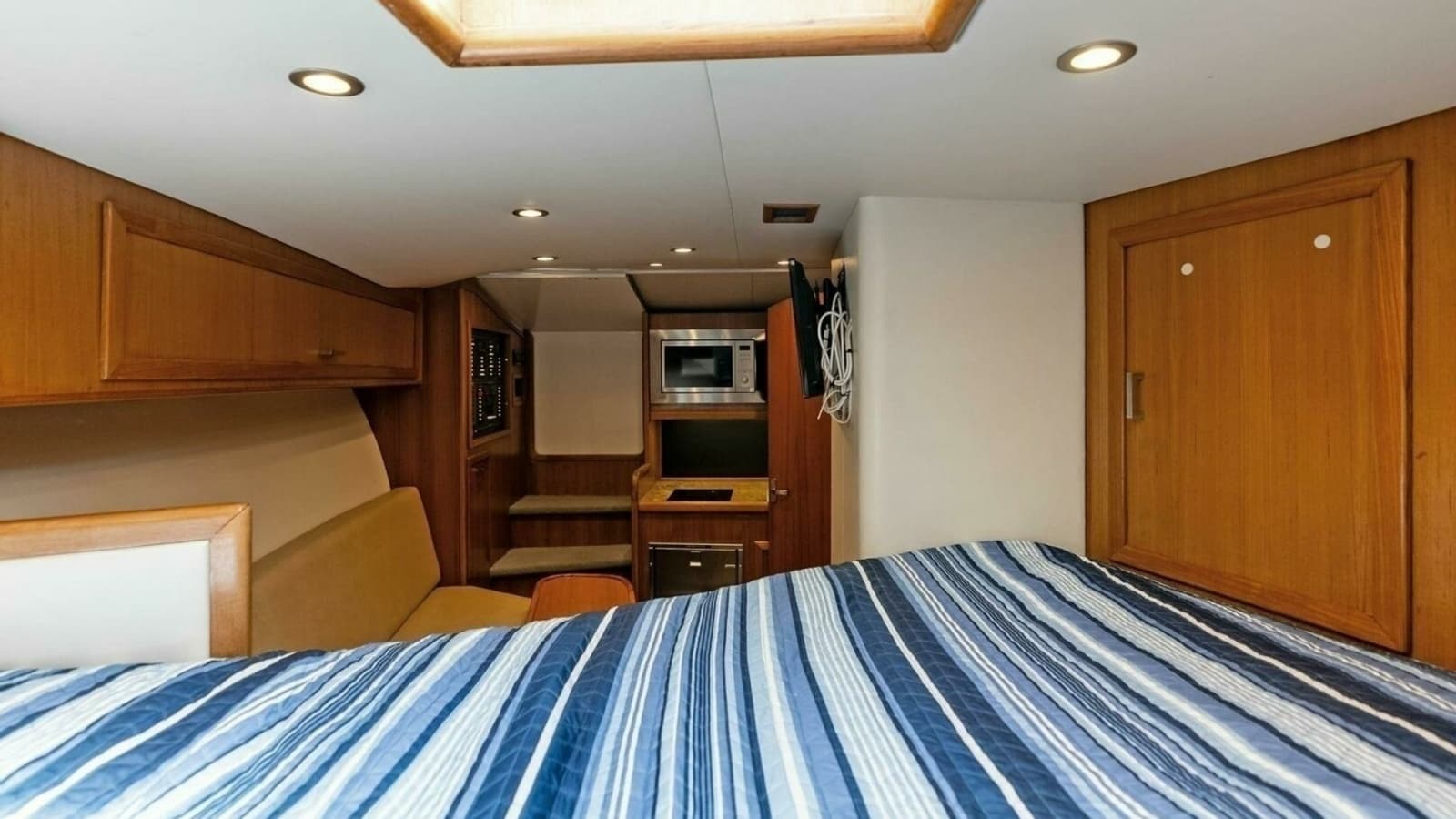 2018 Custom Carolina 35 Express
