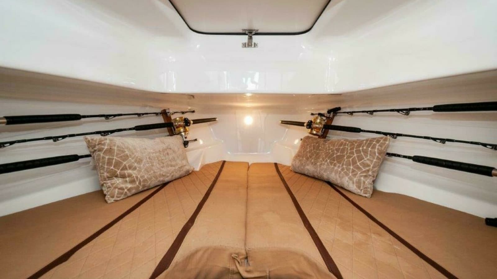 2024 Maverick Yachts Costa Rica 36 Walkaround- GAME ON- Berth