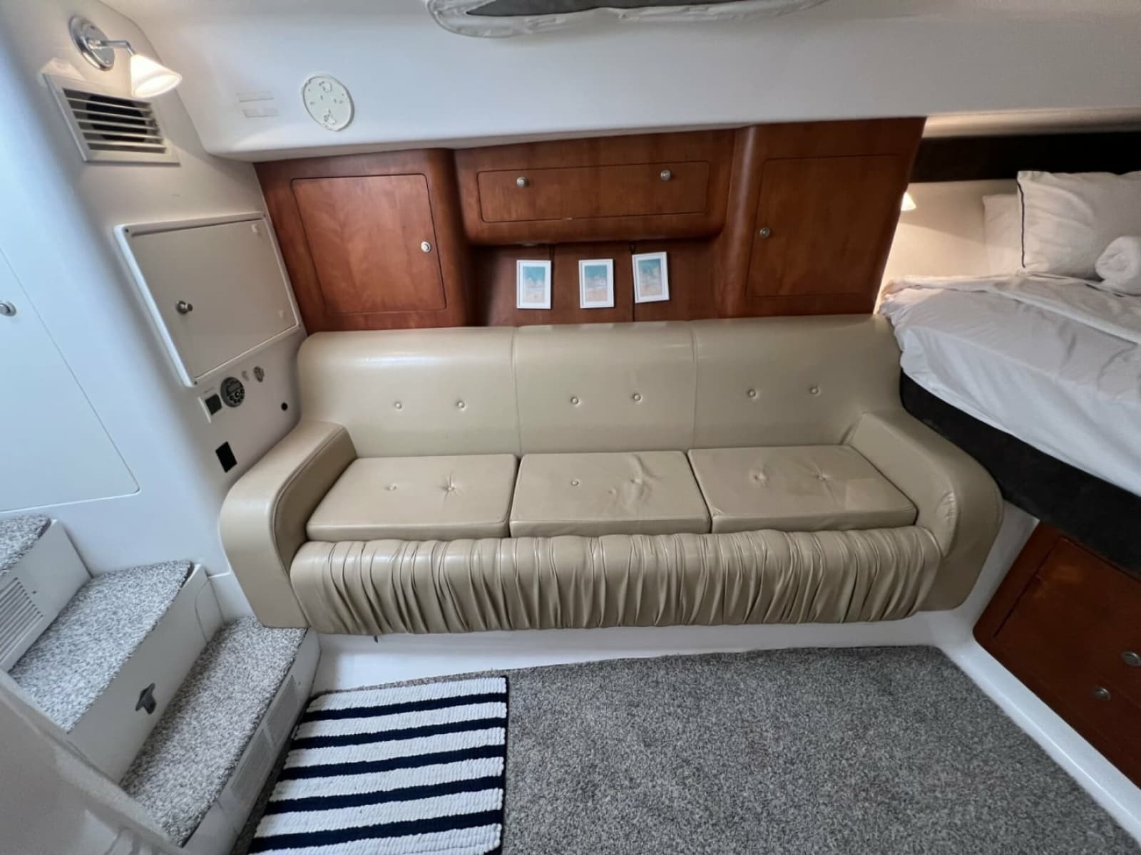 Intrepid 37 FINSURE - Interior