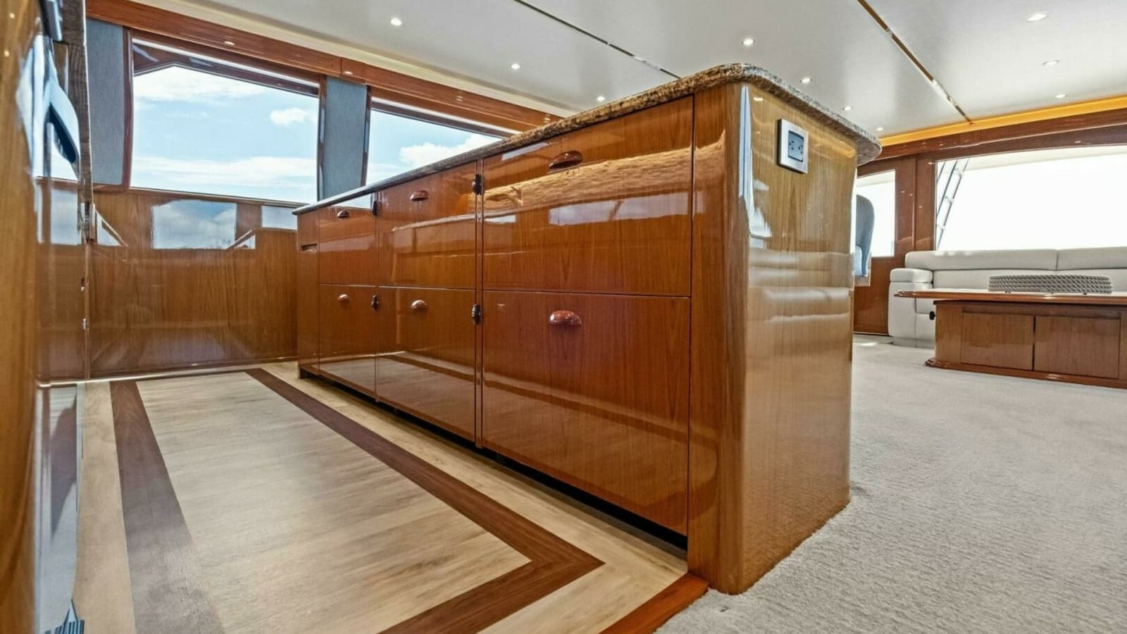 2012 82 Viking Convertible - Lady Di