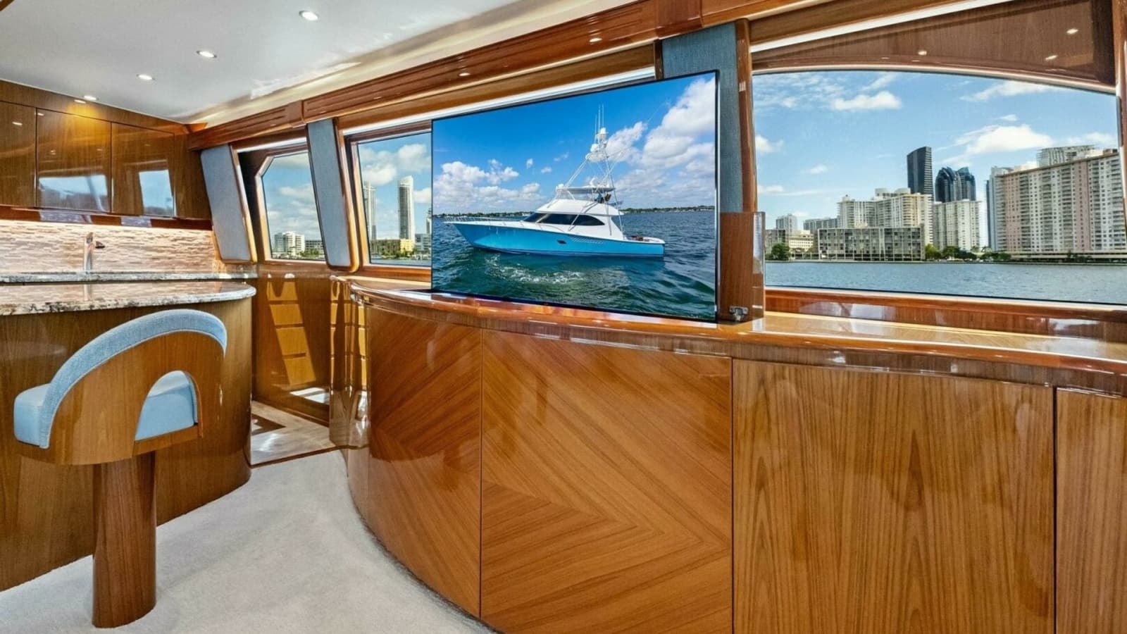 2012 82 Viking Convertible - Lady Di