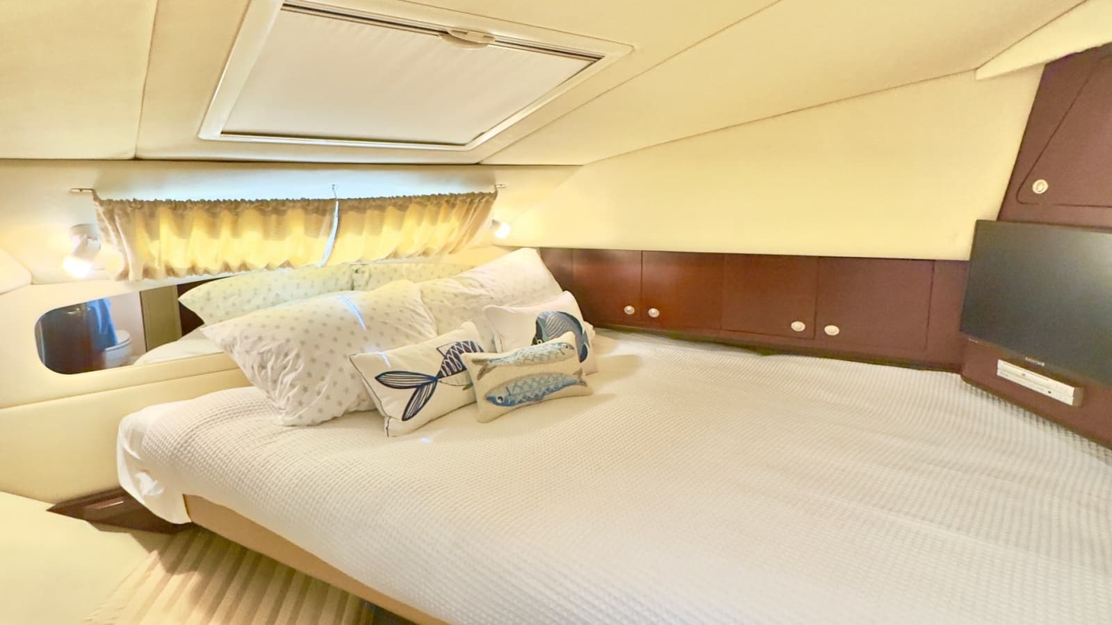 Cozy Forward Stateroom