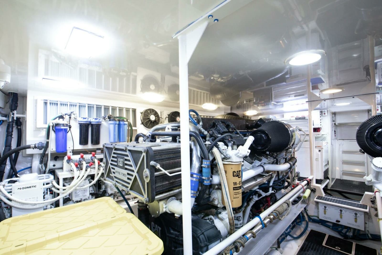 Viking 64 - High Life -