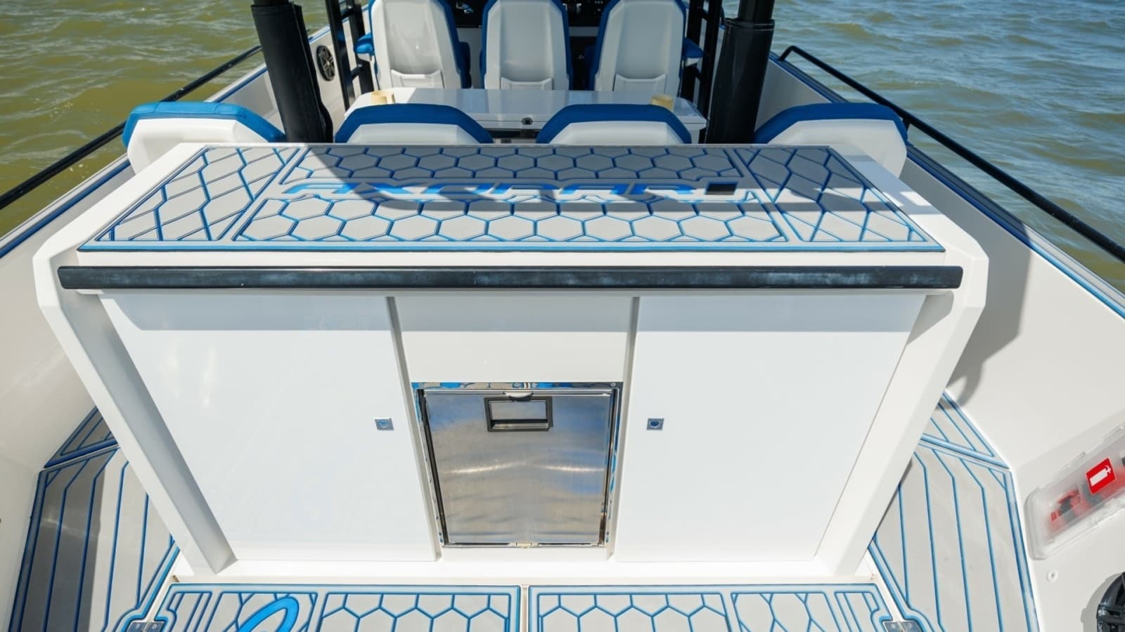 2019 Axopar 37 Sun Top