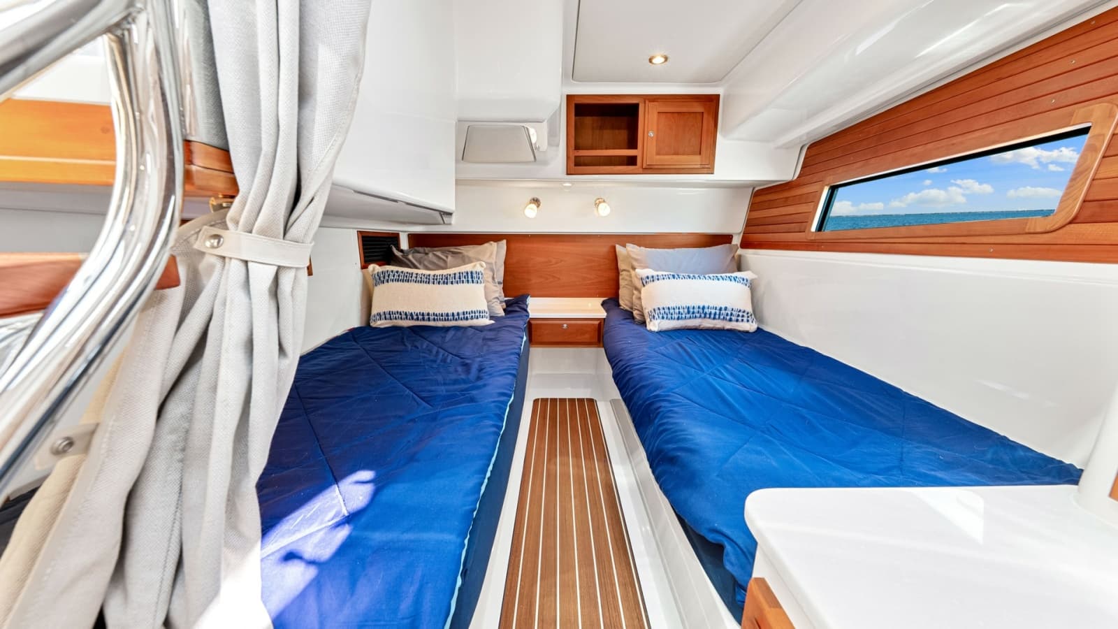 Twin Cabin with Port Window View