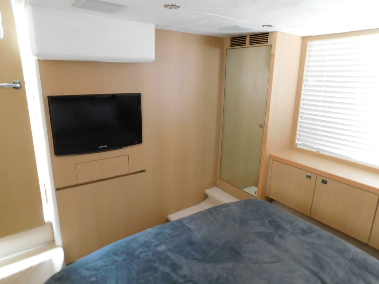 2011 Princess V52