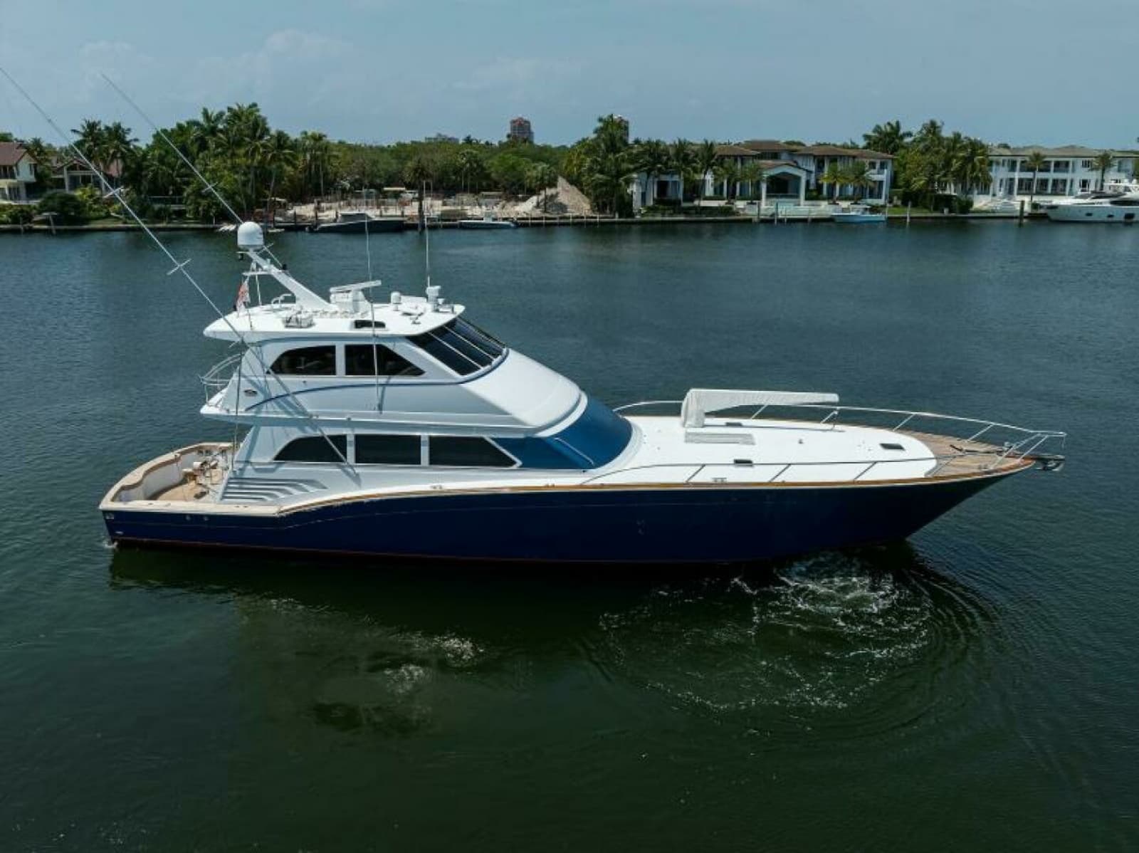 2004 Sea Force IX 82 Enclosed Bridge