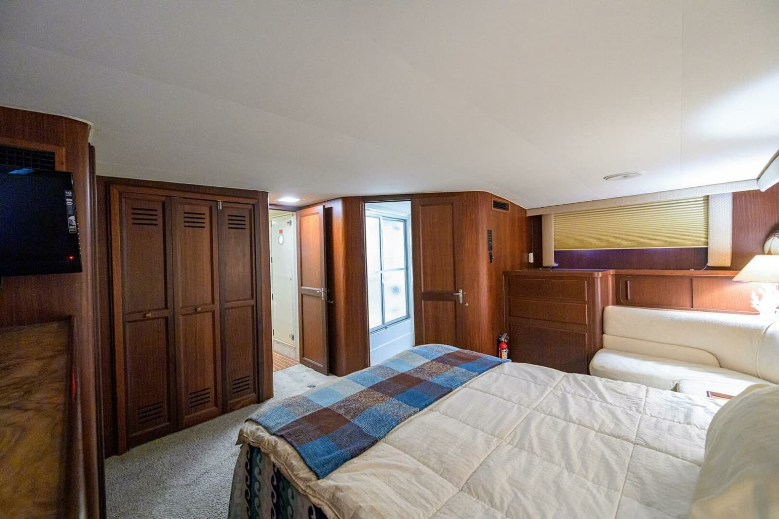 Hatteras 63 - Phantom - Master Stateroom