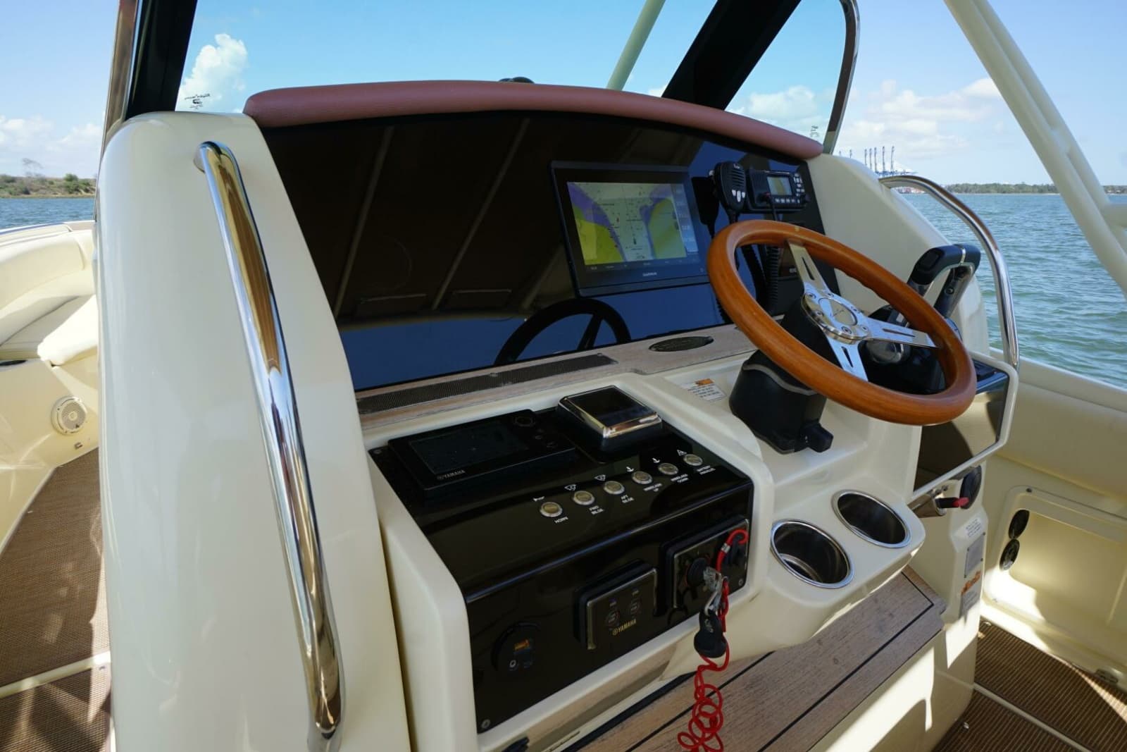 Chris-Craft 34- Catalina Grace- Helm