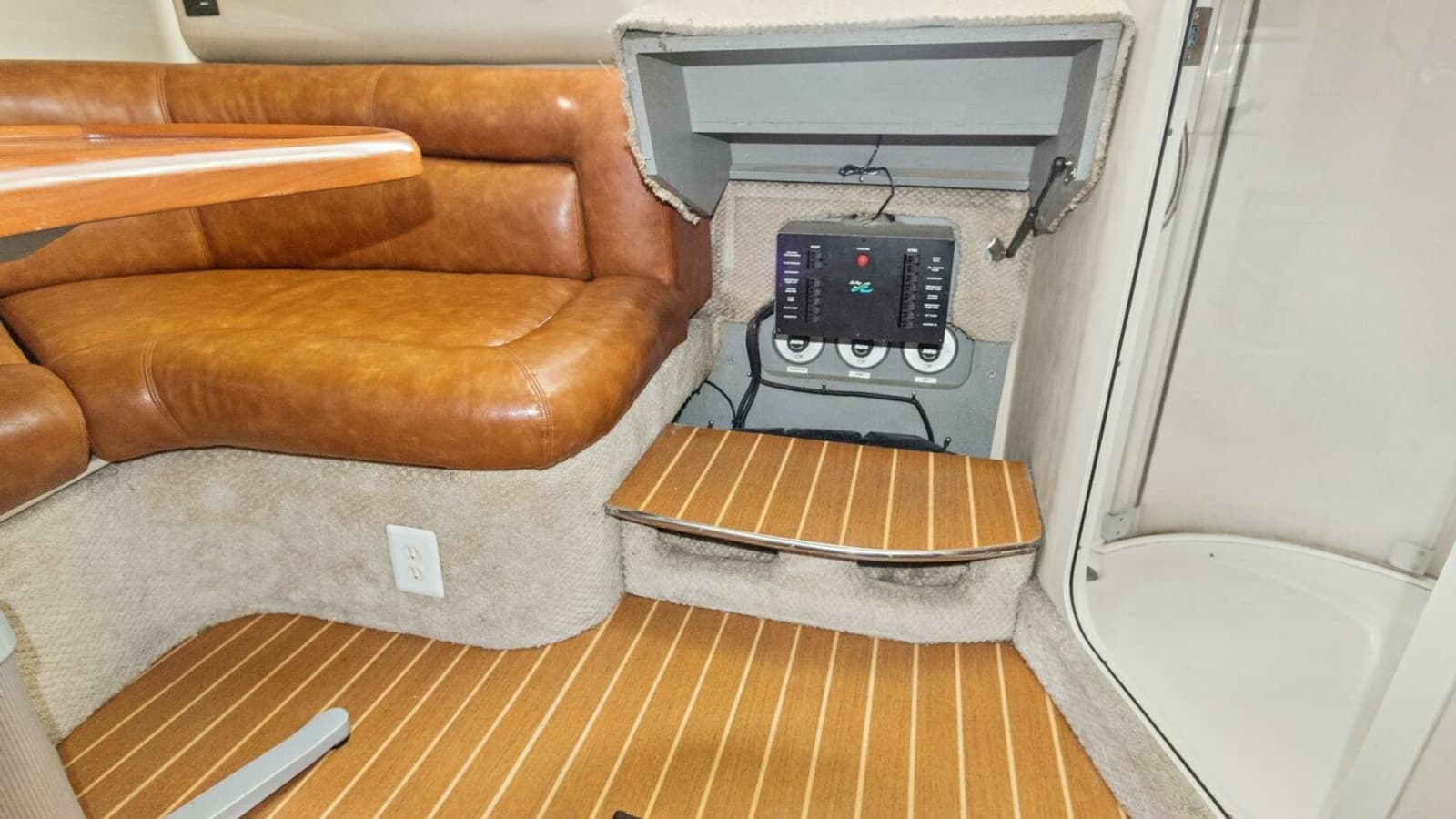 2000 Sea Ray 370 Express Cruiser "Sandie Lee" - Salon Seating and Control Panel Area