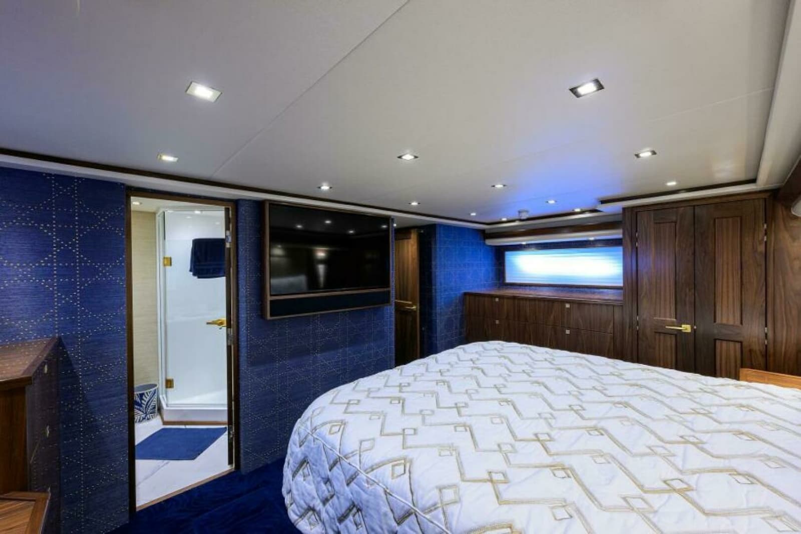 Viking 80 - KEMOSABE - Master Stateroom