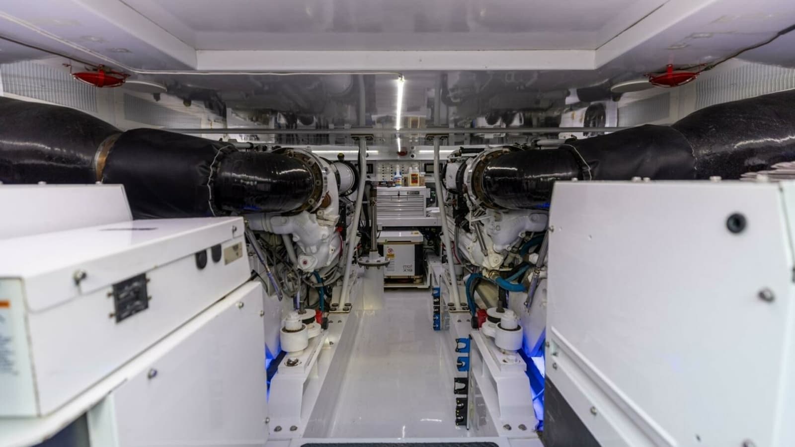 2006 Jim Smith 68 Convertible- Engine Room
