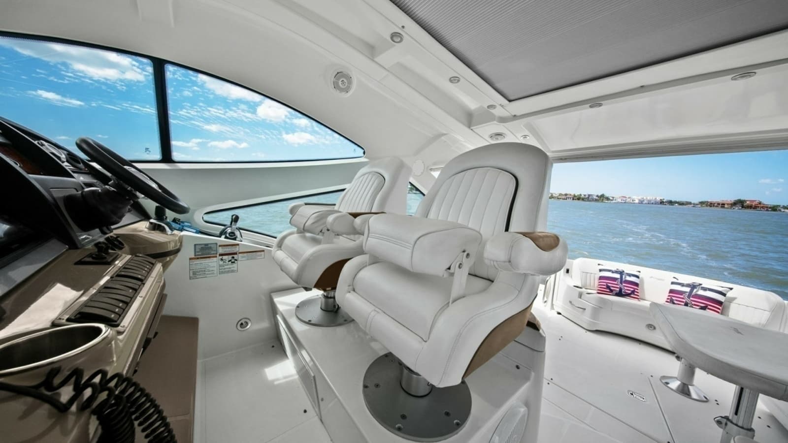 2012 Cruiser Yachts 54 Cantius - Helm