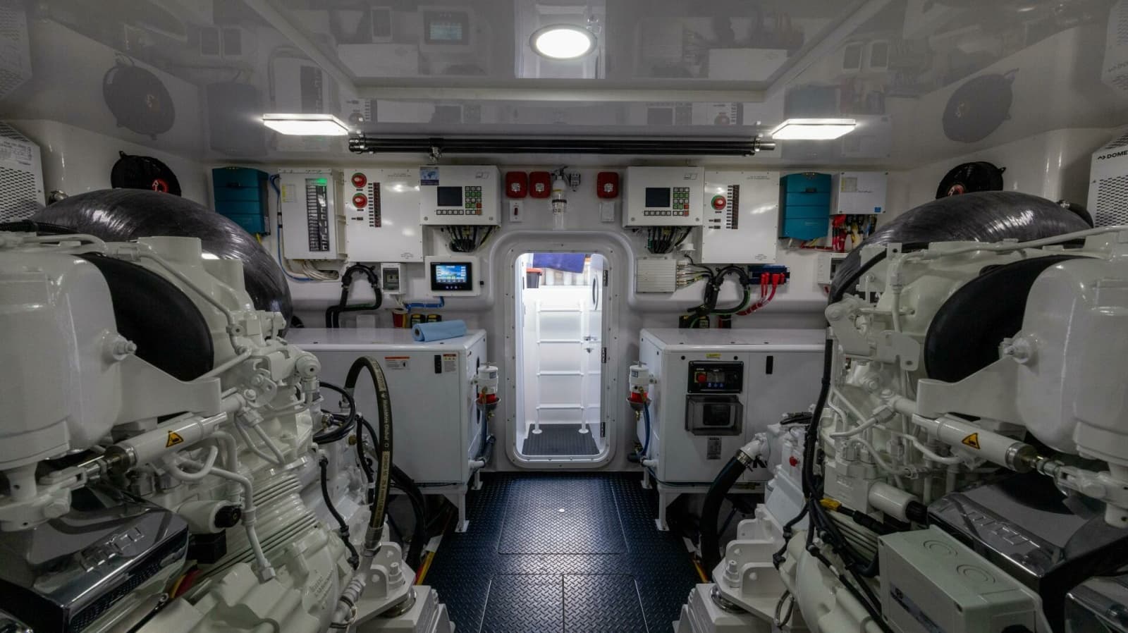 2025 82 Viking Convertible Boujie Engine Room (3)