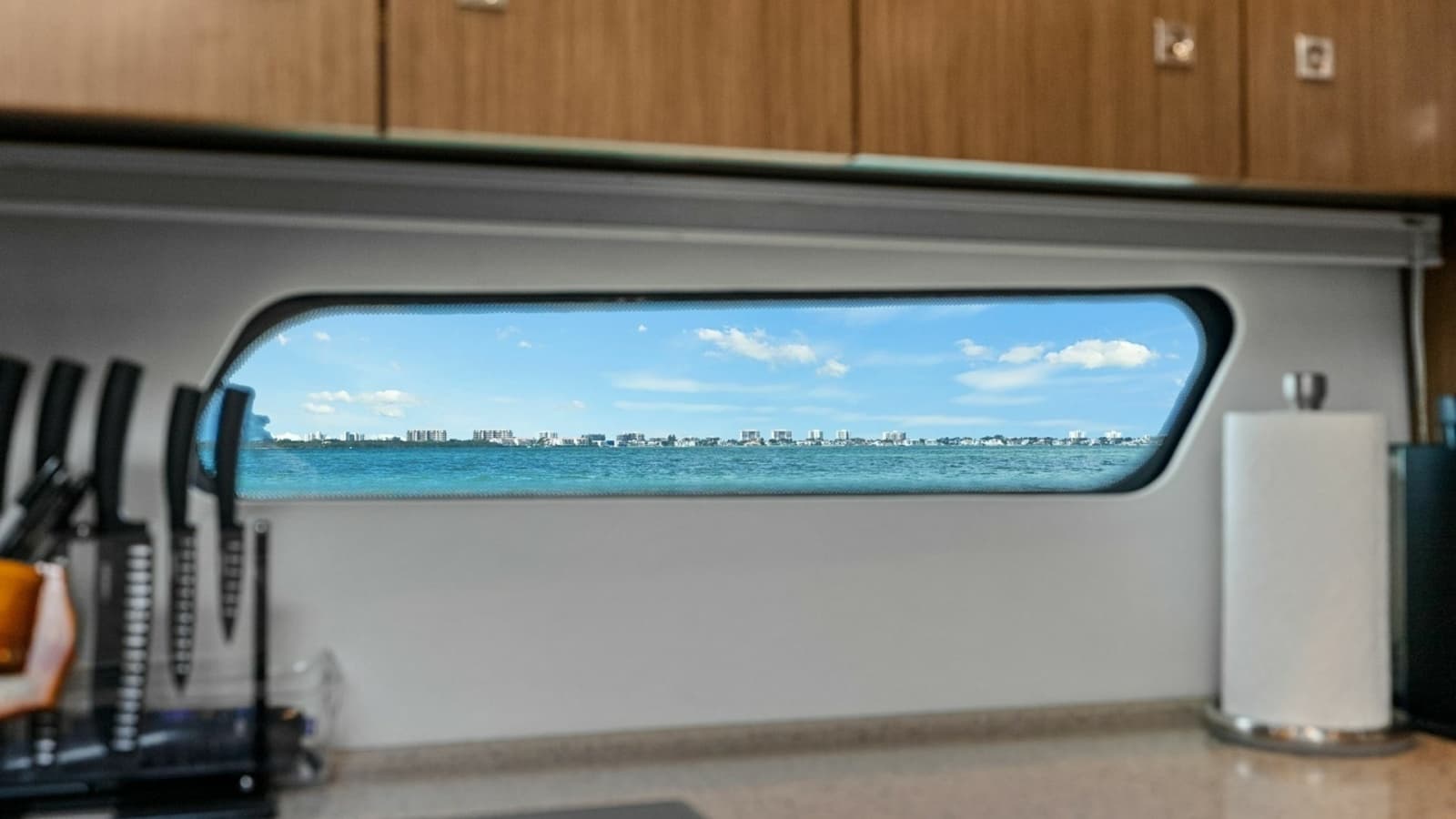 2014 Cruisers Yachts 48 Cantius