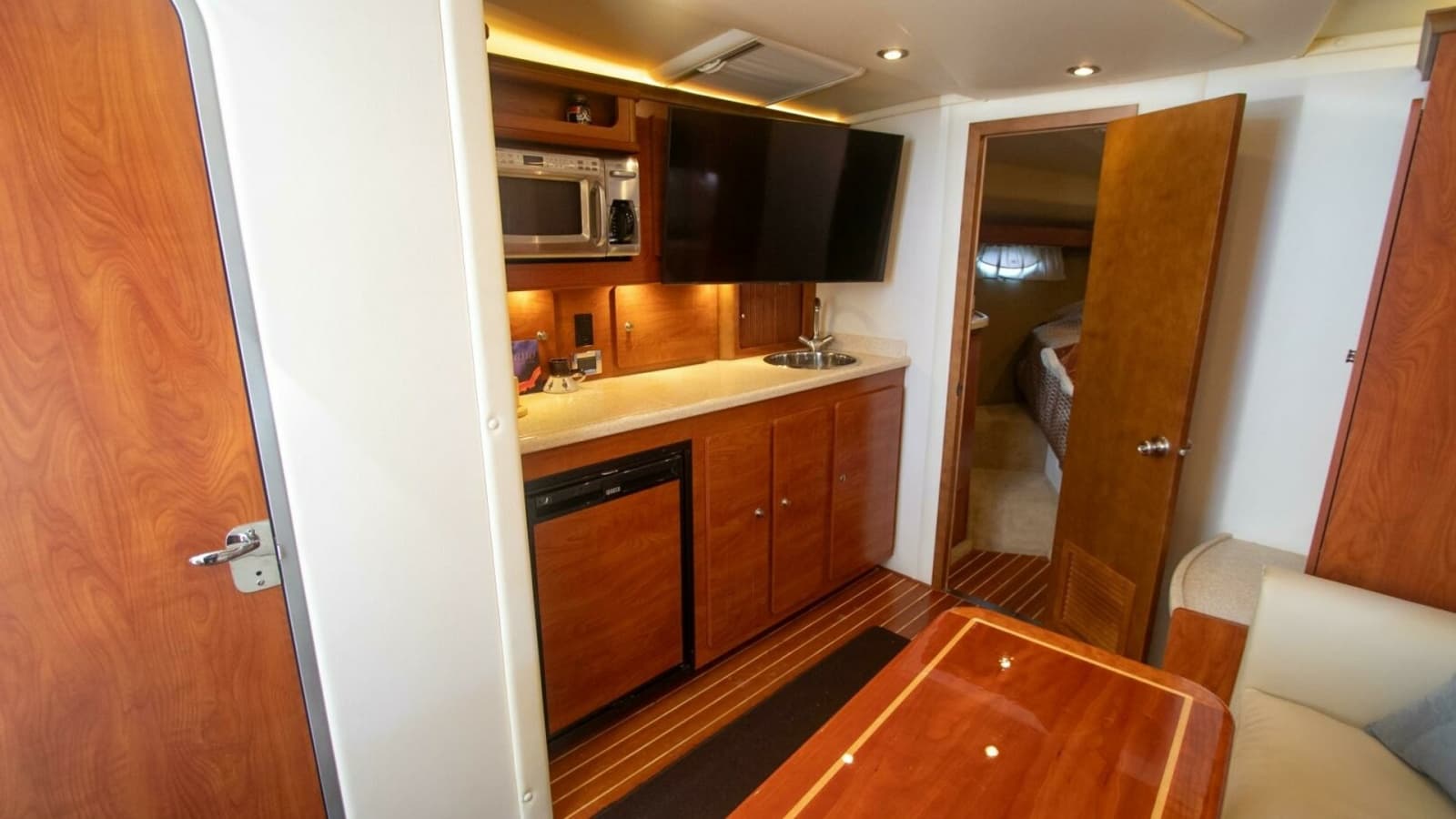 2008 Rinker 40 Express Cruiser