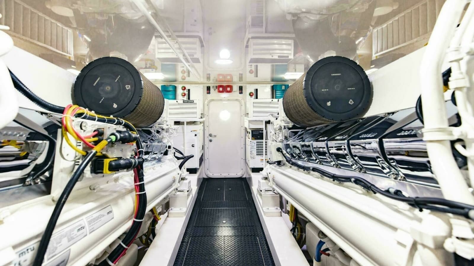 2020 Viking 72 Enclosed Bridge