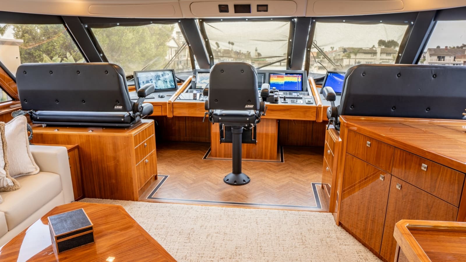 2020 Viking 92 Skybridge "After Midnight"