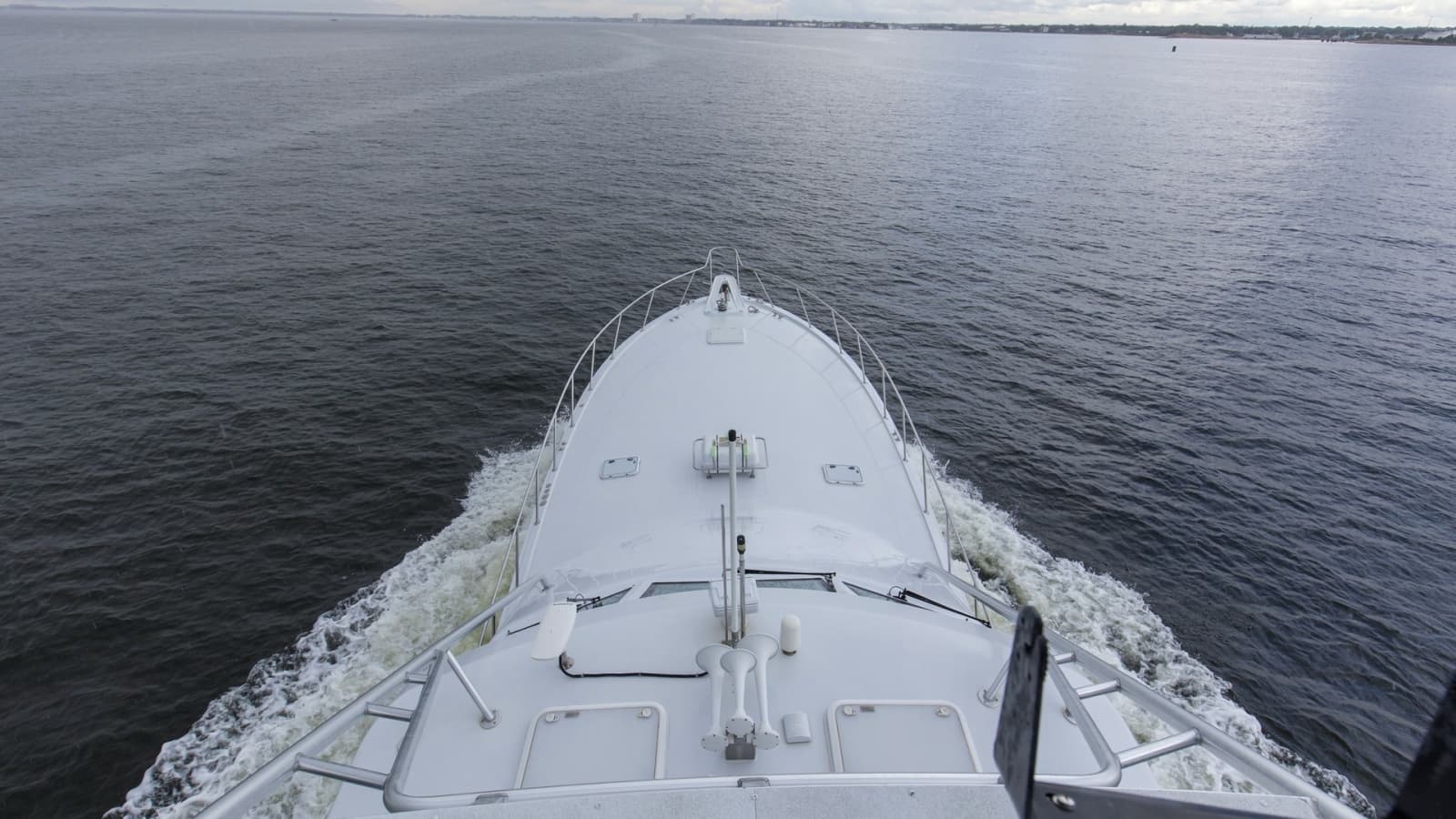 1999 Hatteras 60 Enclosed Bridge Better Days Tower Helm