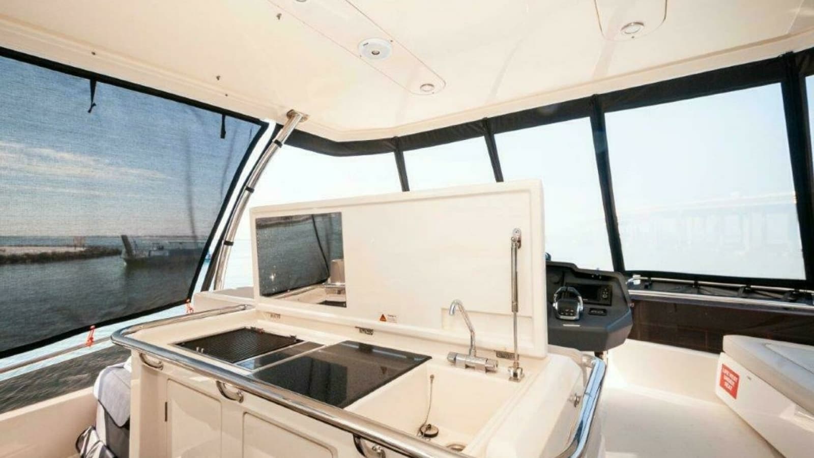 2018 Aquila 44 Catamaran- Flybridge / grill