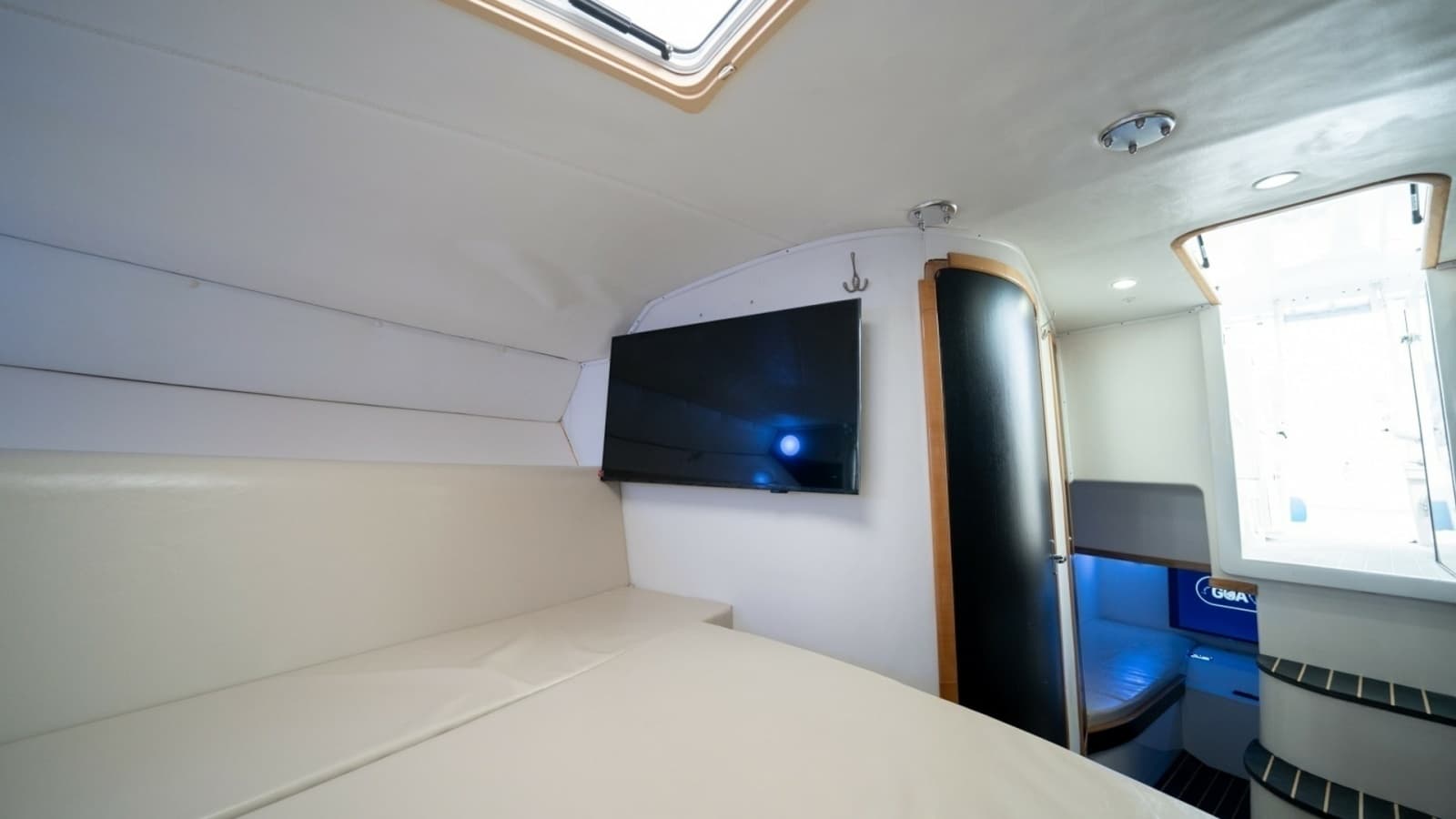 2011 Contender 40 Express
