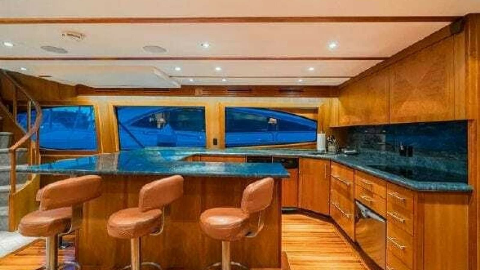 2008 77 Enclosed Bridge "Desperado"-Galley