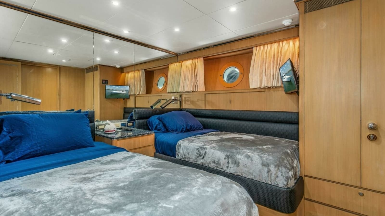1989 116' Feadship Sport Fisher- Boss - Guest Stateroom