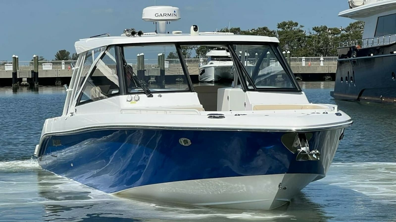 2019 Everglades 340 Dual Console "Solamare"-