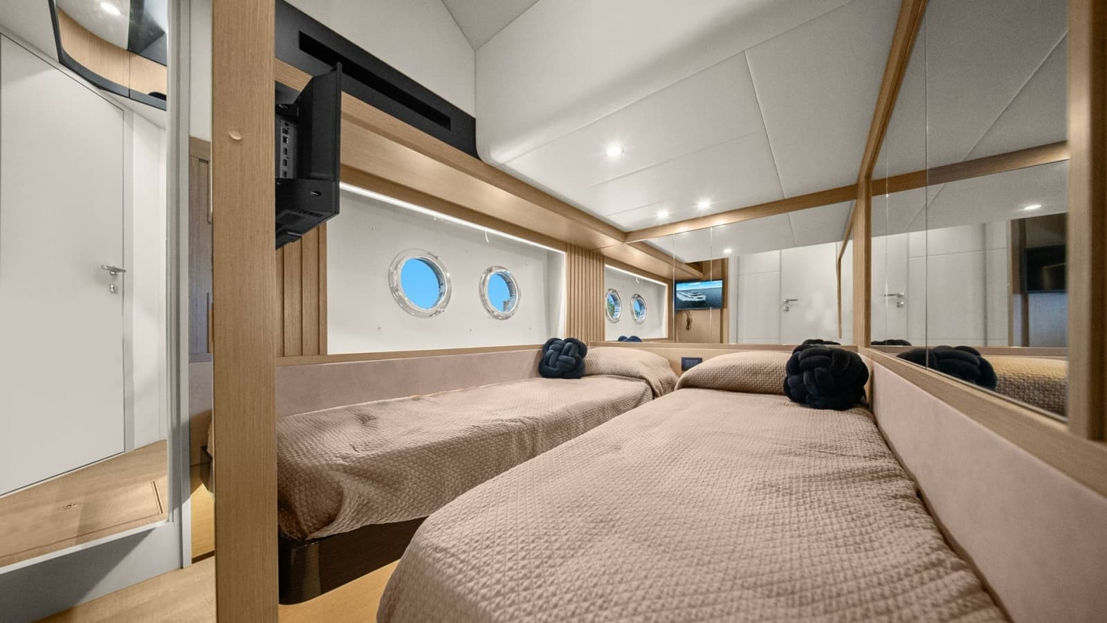 Twin Guest Cabin with Portholes