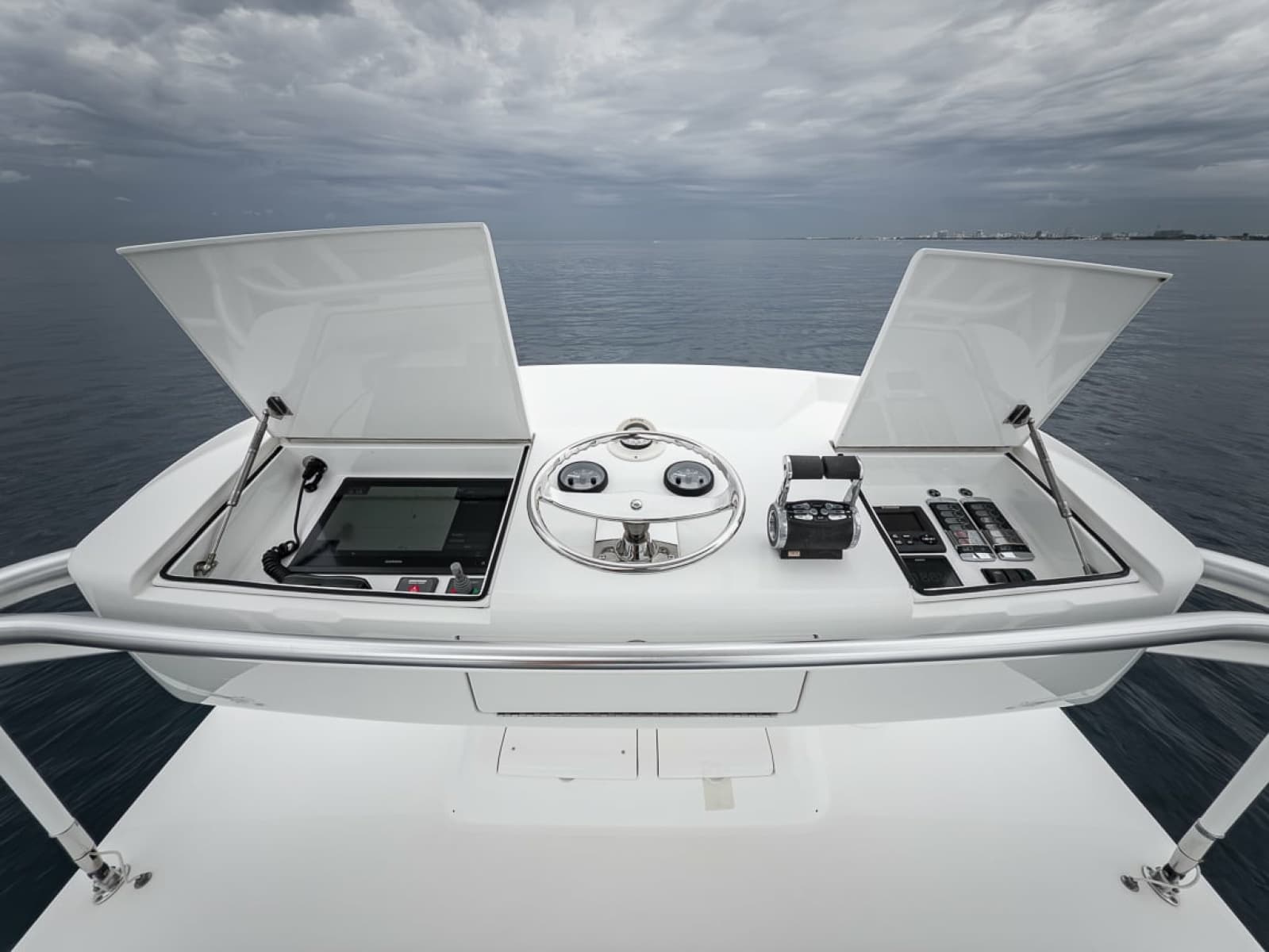 2016 Viking 92 Enclosed Bridge