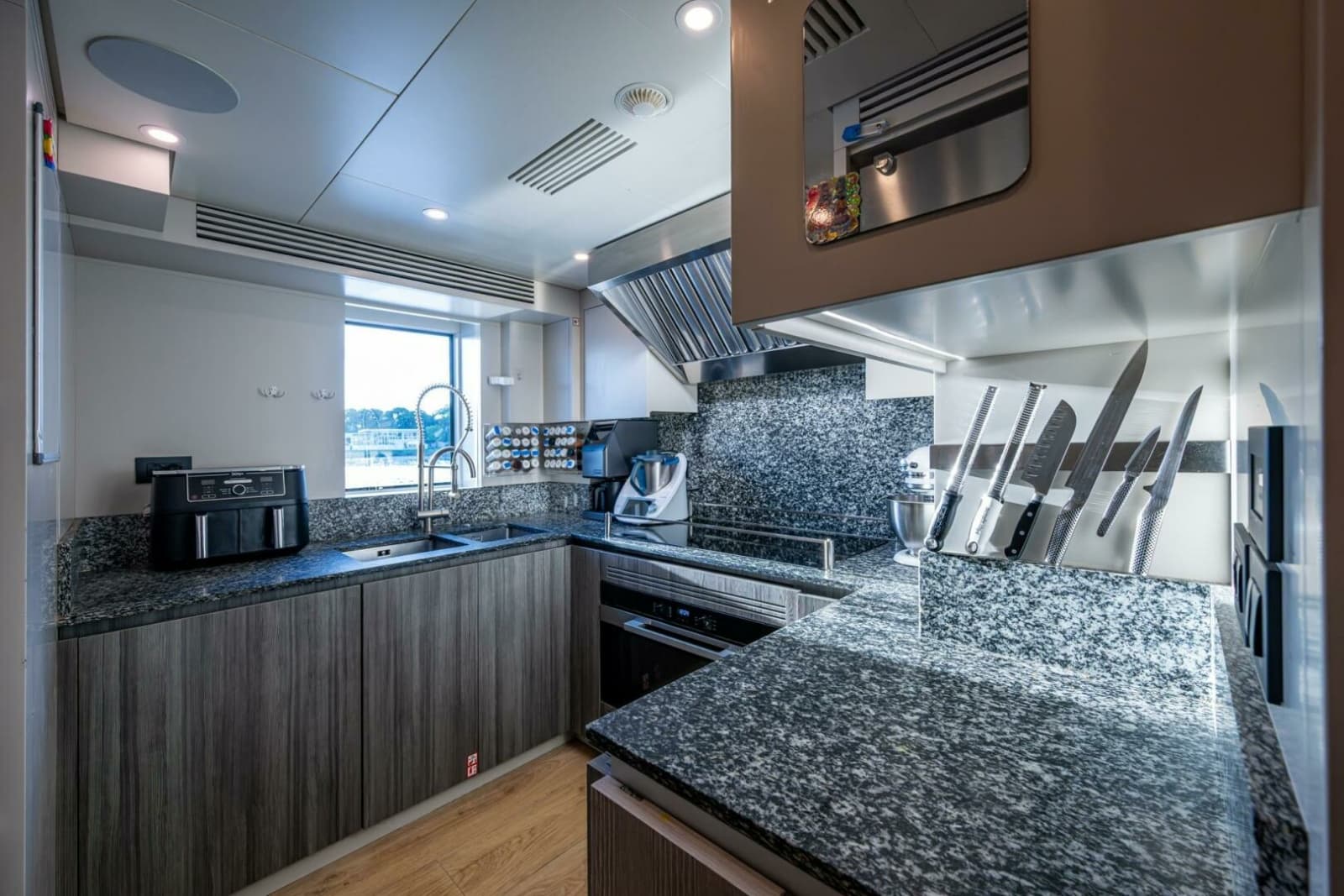 2023 Benetti 34M OASIS